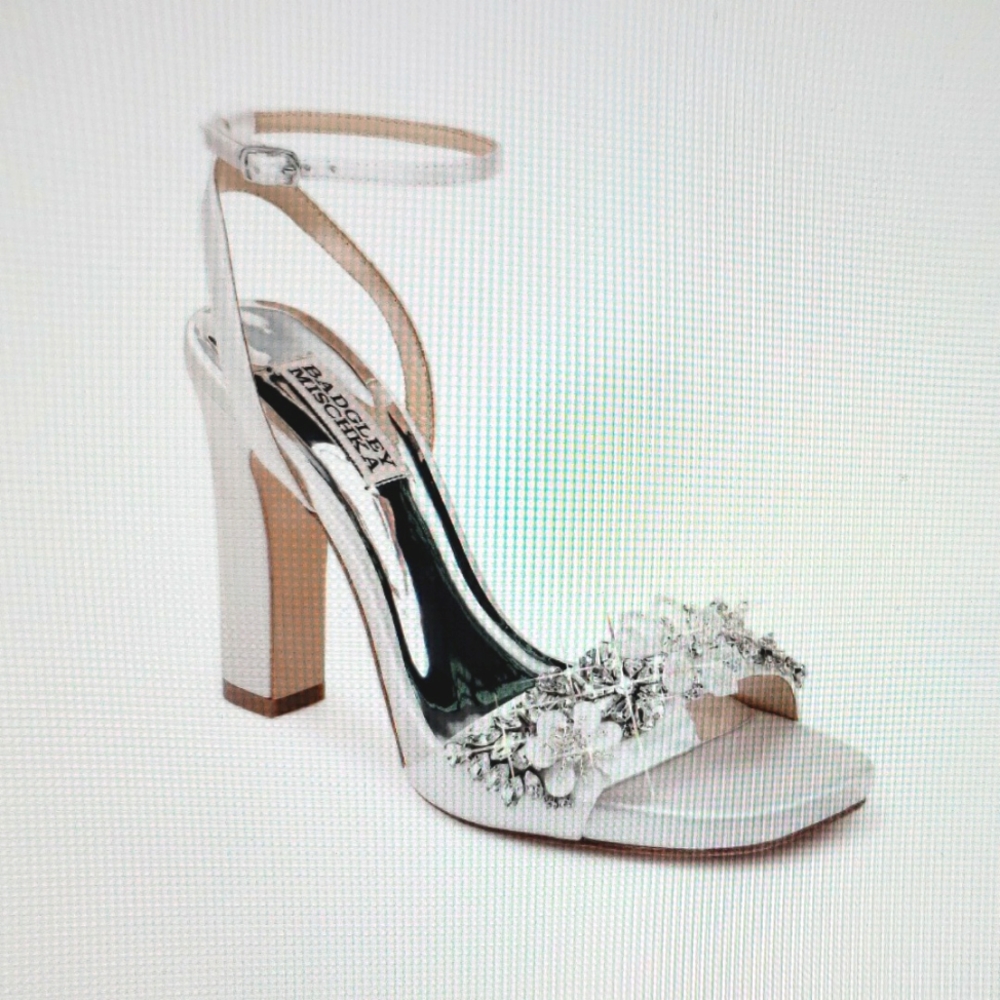 NEW BADGLEY MISCHKA Alexa Embellished Block Heel Sandal Size 7.5M Soft White